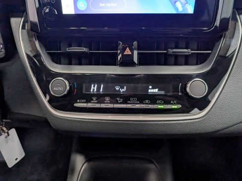 Used 2025 Toyota Corolla LE image 21