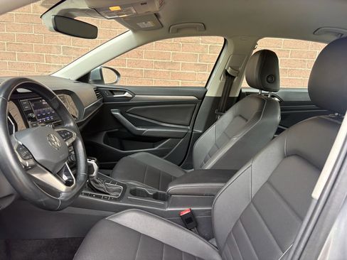 Used 2024 Volkswagen Jetta SE FWD image 11