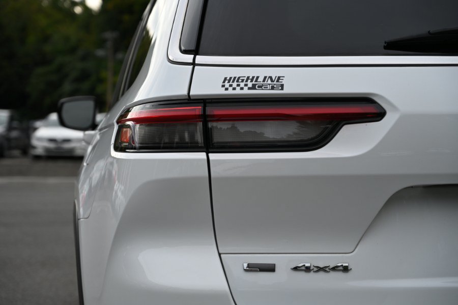 Used 2021 Jeep Grand Cherokee L Limited AWD/4WD image 9