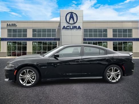 Used 2022 Dodge Charger R/T w/ Driver Convenience Group image 2