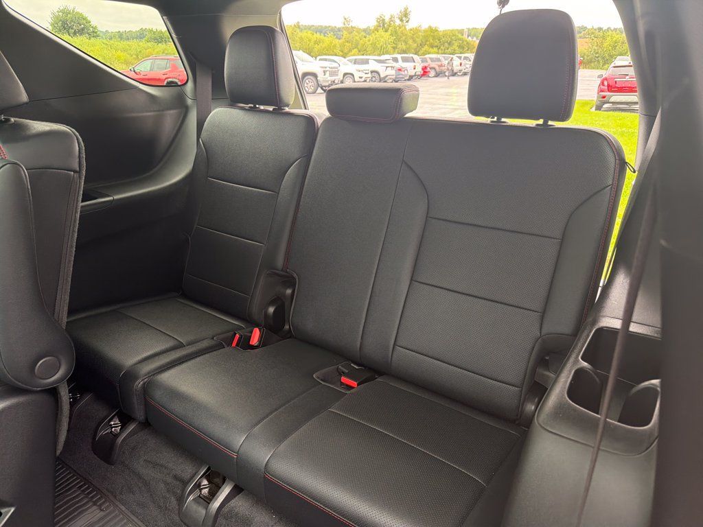 Certified 2024 Chevrolet Traverse RS w/ LPO, Floor Liner Package AWD/4WD image 27