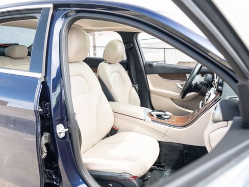 Used 2020 Mercedes-Benz C 300 4MATIC Sedan w/ Premium Package image 17