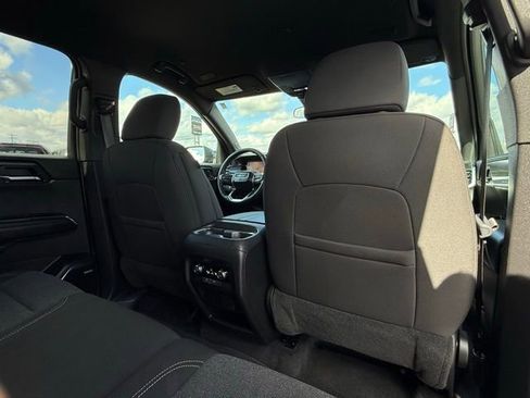 Used 2025 GMC Acadia Elevation image 25