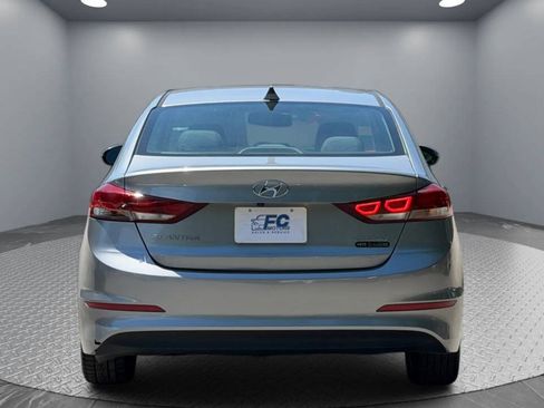 Used 2017 Hyundai Elantra Limited FWD image 5