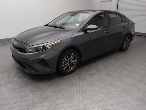 Used 2024 Kia Forte LXS FWD image 2
