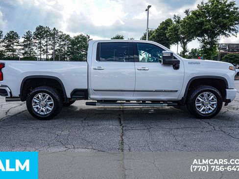 Used 2025 Chevrolet Silverado 3500 High Country w/ High Country Premium Package AWD/4WD image 11