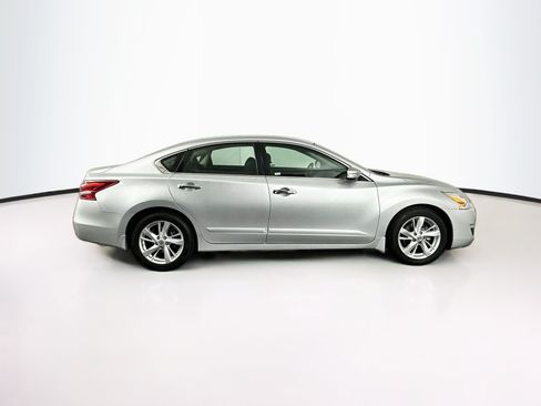Used 2013 Nissan Altima 2.5 SL w/ Technology Pkg FWD image 10