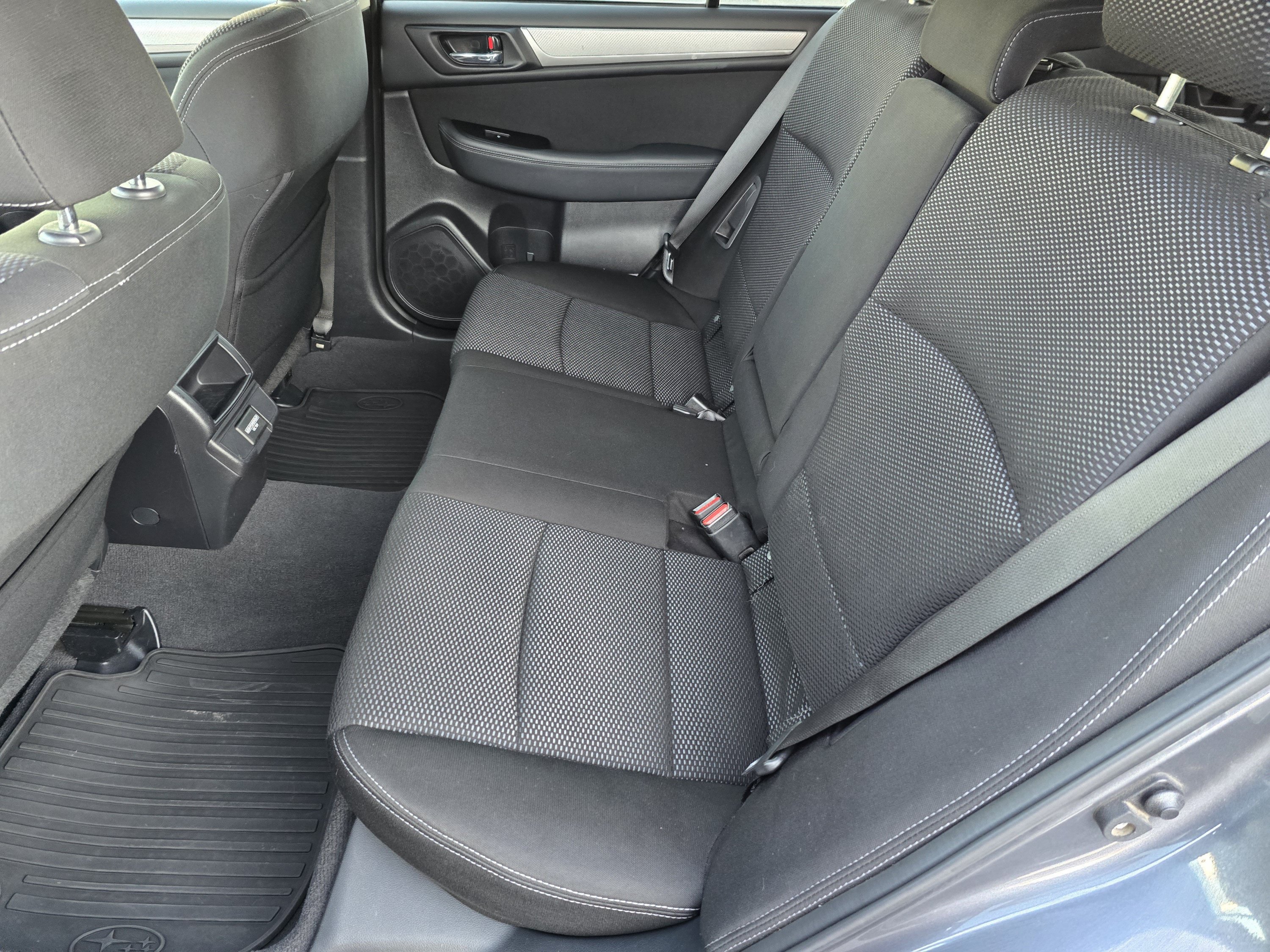 Used 2018 Subaru Outback 2.5i Premium AWD/4WD image 5