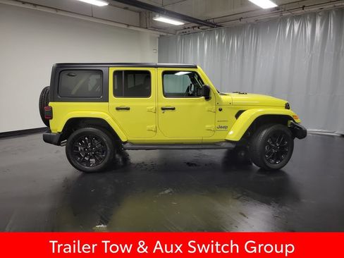 Used 2023 Jeep Wrangler Unlimited Sahara w/ Dual Top Group AWD/4WD image 9