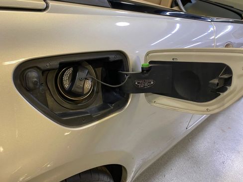 Used 2007 BMW 650i Convertible image 18