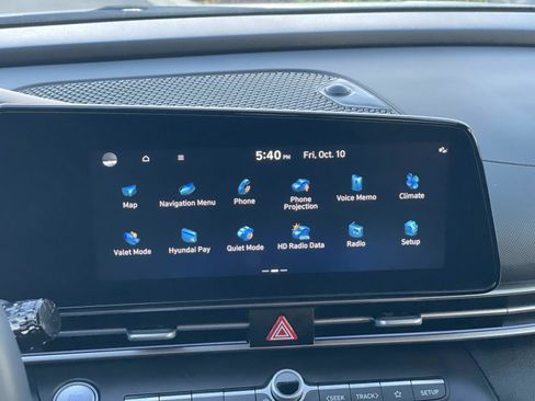 Certified 2025 Hyundai Elantra SEL image 11