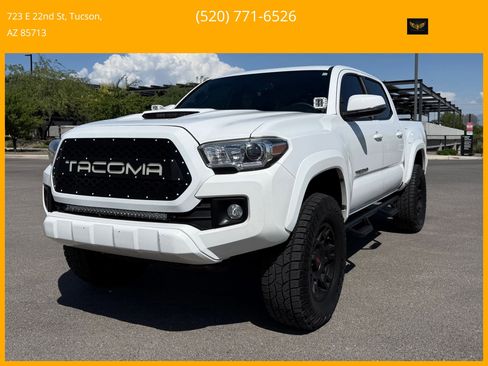 Used 2016 Toyota Tacoma TRD Sport AWD/4WD image 1