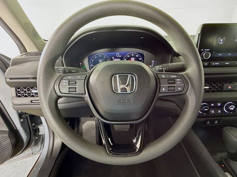 Certified 2025 Honda Accord SE image 9