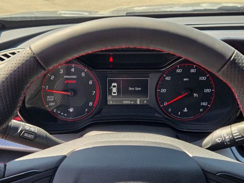 Used 2024 Chevrolet Trax RS w/ Driver Confidence Package FWD image 40