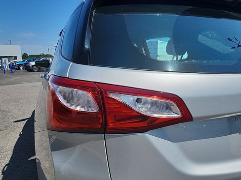 Used 2020 Chevrolet Equinox LS AWD/4WD image 10