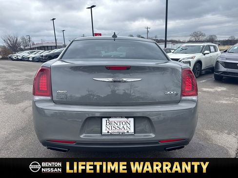 Used 2019 Chrysler 300 S image 7