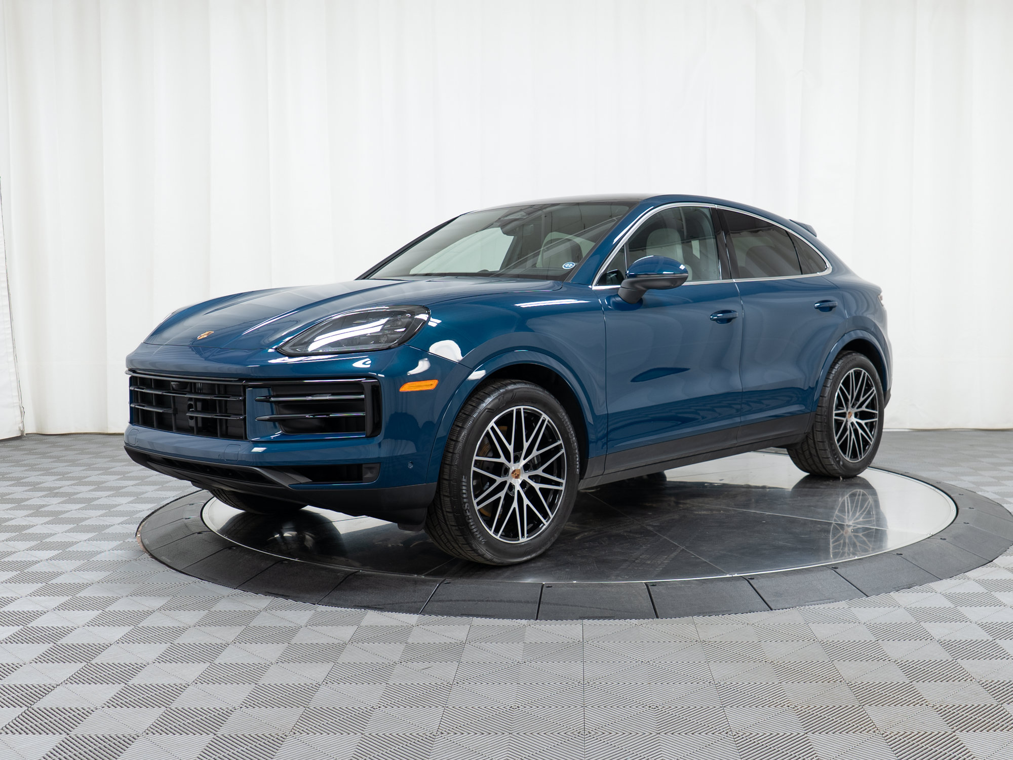 Certified 2026 Porsche Cayenne Coupe AWD/4WD image 1