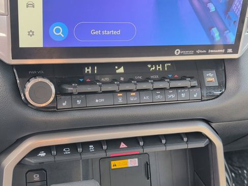 Used 2024 Toyota Tundra Limited image 18