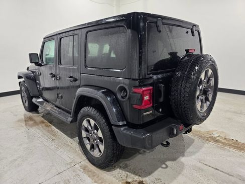 Used 2018 Jeep Wrangler Unlimited Sahara w/ Uconnect 4C Nav & Sound Group image 2
