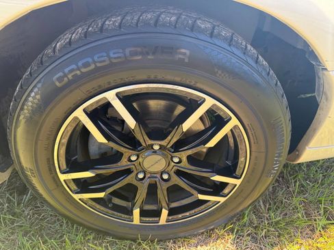 Used 2003 Lincoln Town Car Cartier image 6