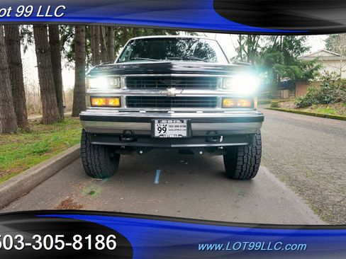 Used 1998 Chevrolet Suburban LT image 6