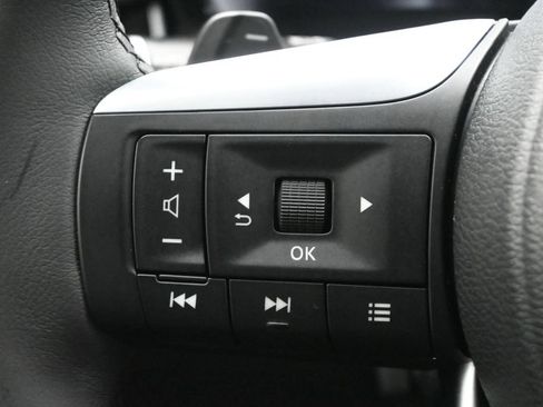 Used 2023 INFINITI QX60 Luxe w/ Cargo Package FWD image 7