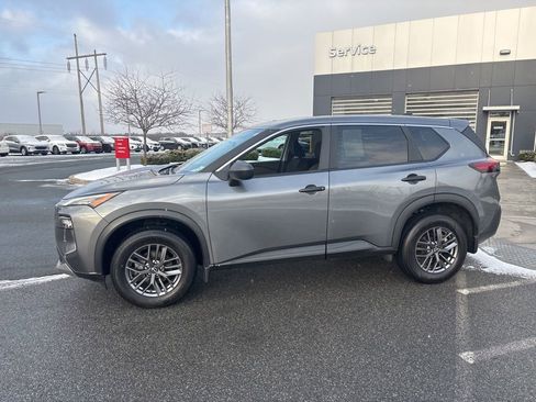 Used 2023 Nissan Rogue S image 4