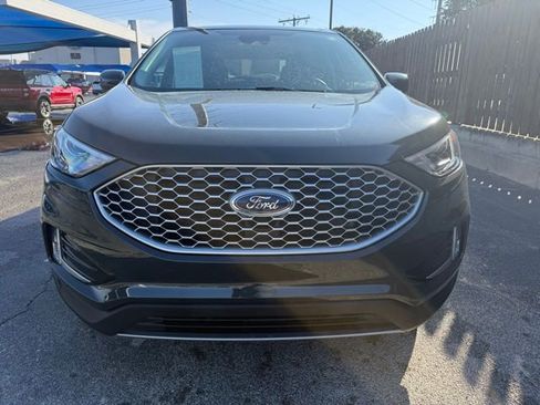 Used 2024 Ford Edge SEL w/ Convenience Package image 3