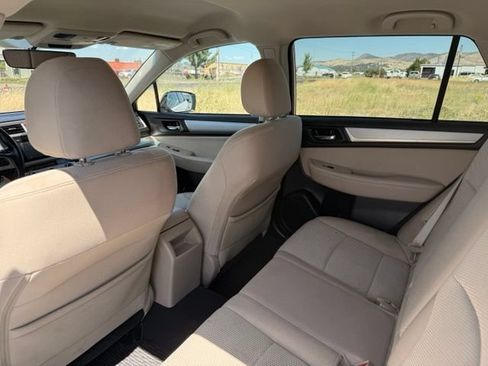 Used 2017 Subaru Outback 2.5i Premium AWD/4WD image 16