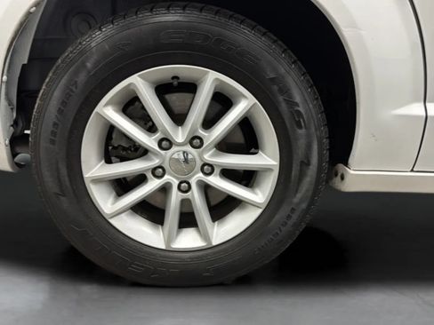 Used 2015 Dodge Grand Caravan SXT FWD image 31
