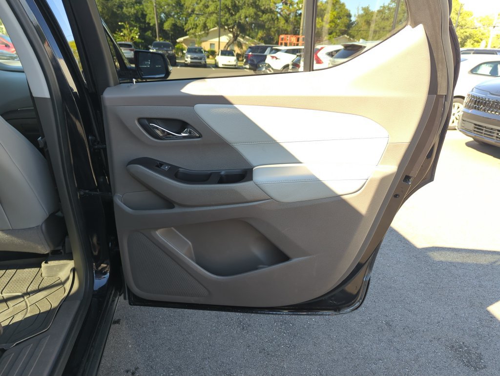 Used 2020 Chevrolet Traverse LT w/ LT Premium Package FWD image 31