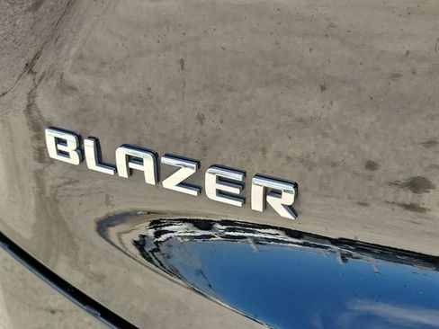 Used 2025 Chevrolet Blazer LT FWD image 8