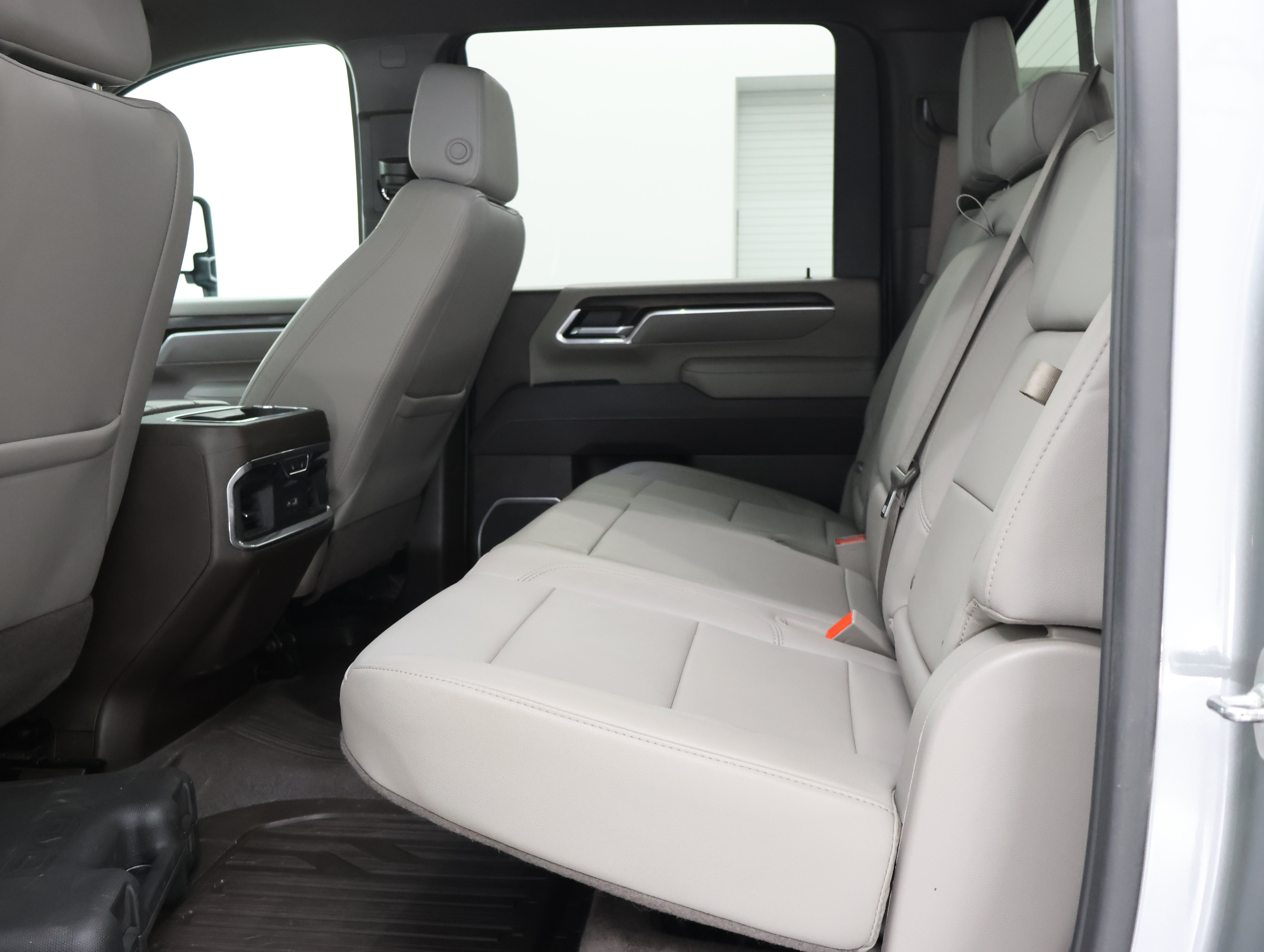 Used 2025 GMC Sierra 2500 SLT w/ SLT Premium Package AWD/4WD image 9