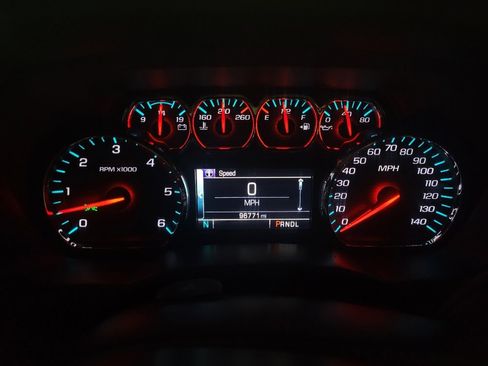 Used 2018 Chevrolet Silverado 1500 LT w/ All Star Edition image 23