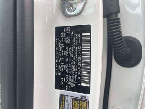 Used 2025 Hyundai Tucson SE AWD/4WD image 17