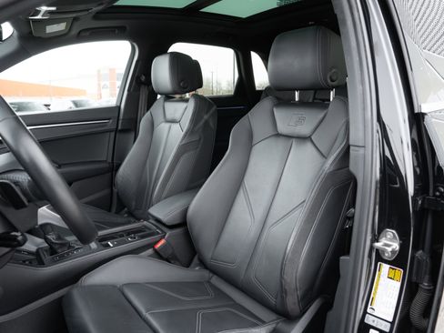 Used 2020 Audi Q3 2.0T Prestige w/ Prestige Package image 18