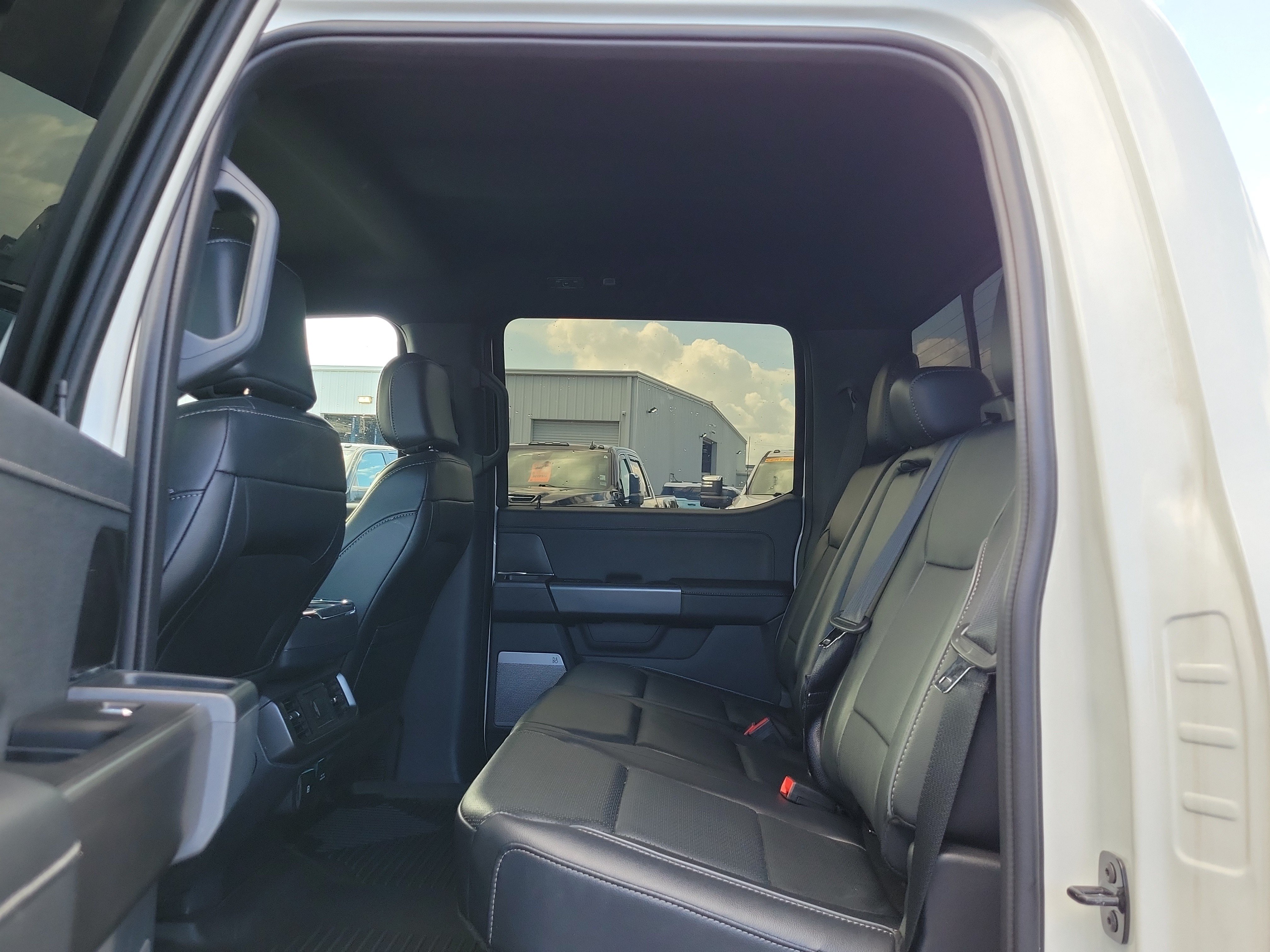 Used 2024 Ford F150 Lariat AWD/4WD image 11