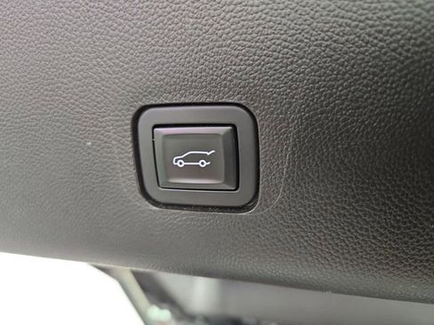 Used 2019 Chevrolet Traverse High Country AWD/4WD image 34