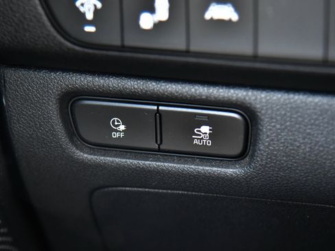 Used 2022 Kia Niro EX FWD image 35