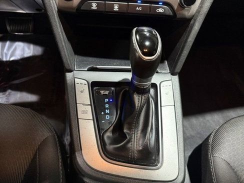 Used 2017 Hyundai Elantra Value Edition image 17