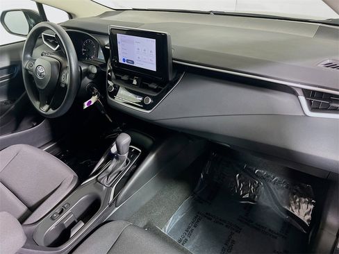 Used 2025 Toyota Corolla LE image 25