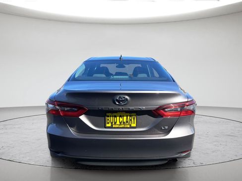 Used 2022 Toyota Camry LE w/ Convenience Package FWD image 4