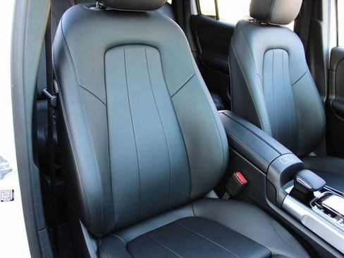 Used 2020 Mercedes-Benz GLB 250 image 14