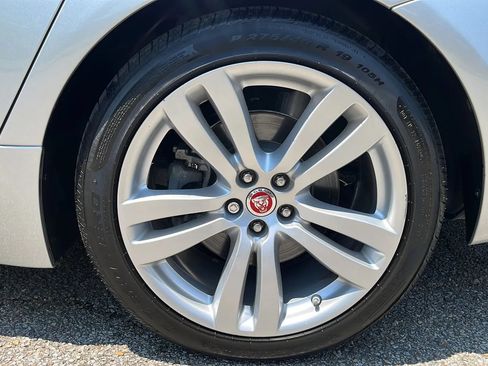 Used 2019 Jaguar XJ AWD image 37