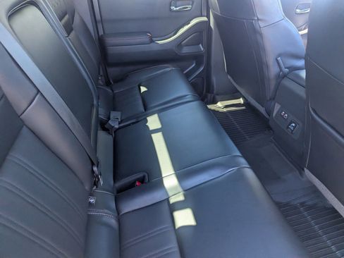 Used 2023 Nissan Frontier PRO-4X w/ Pro-4X Premium Package image 14