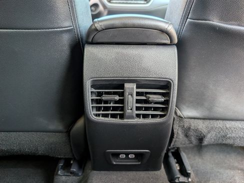 Used 2025 Toyota Corolla Cross XLE AWD/4WD image 7