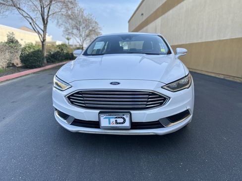 Used 2018 Ford Fusion SE w/ Equipment Group 602A image 2