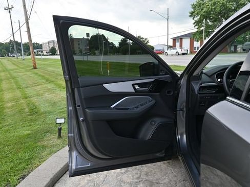 Used 2025 Acura MDX SH-AWD image 28