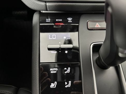 New 2025 Porsche Macan image 21