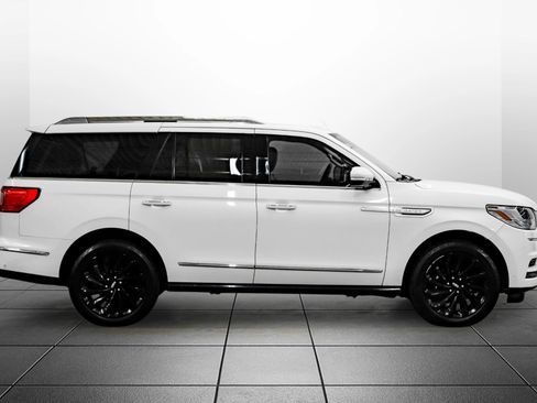 Used 2021 Lincoln Navigator Reserve image 8